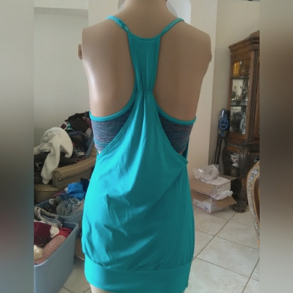 BNWOT LULULEMON BLUE ATHLETIC TOP BUILT-IN BRA PTP 14 (NOT EXACT BLUE) - Picture 4 of 7